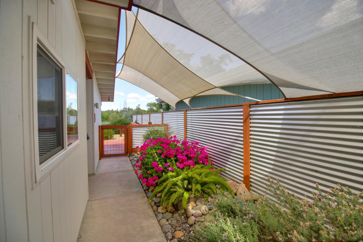 Detail Gallery Image 5 of 52 For 135 Luz Pl, Davis,  CA 95616 - 2 Beds | 2 Baths