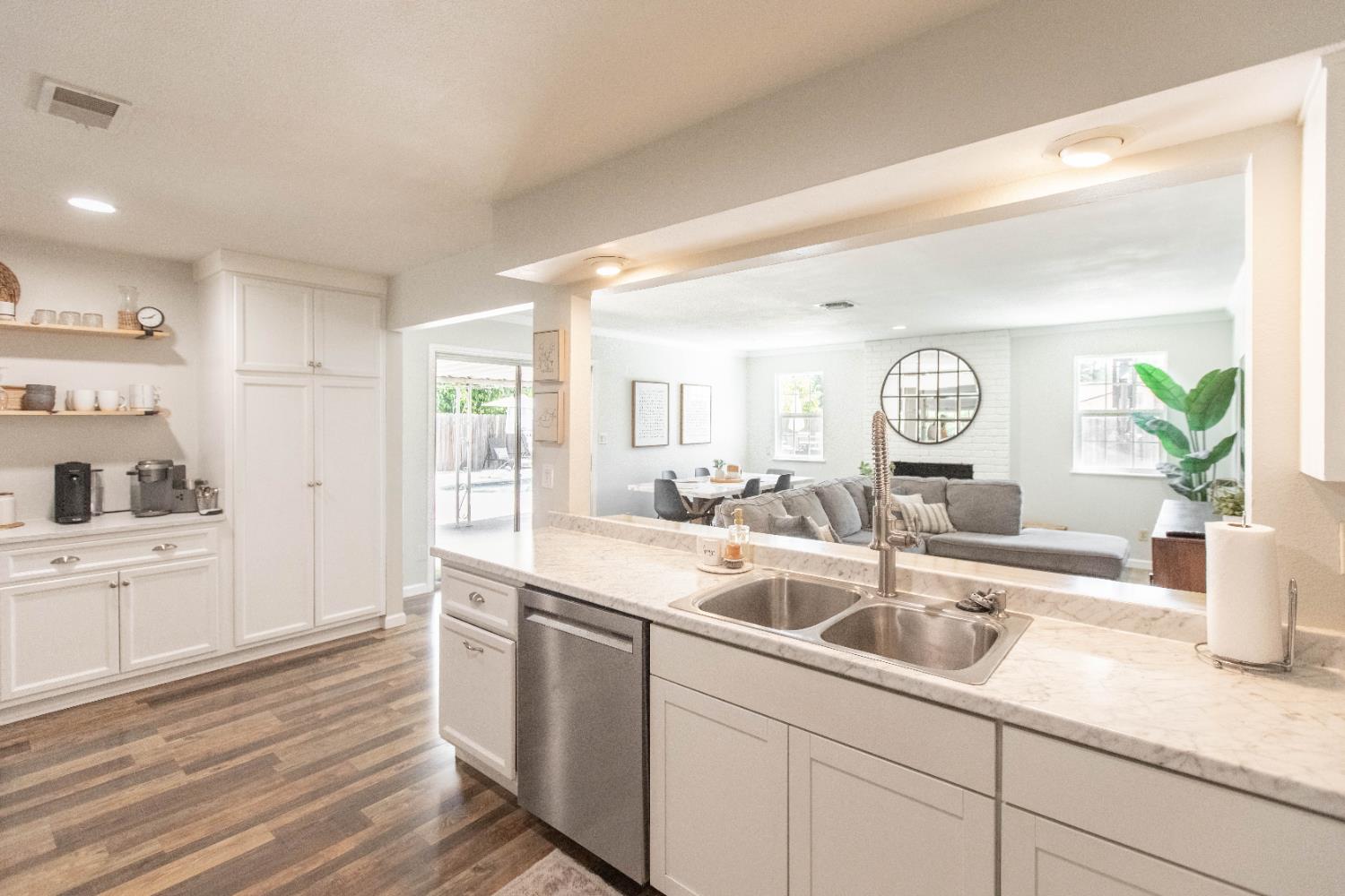 Detail Gallery Image 10 of 44 For 8940 Leatham Ave, Fair Oaks,  CA 95628 - 4 Beds | 2 Baths