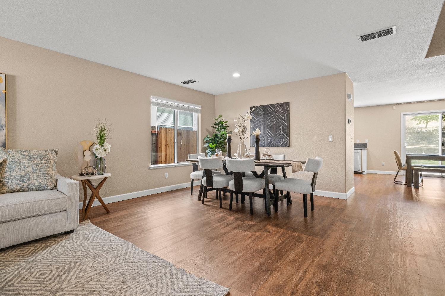 Detail Gallery Image 7 of 34 For 2149 Arnold Dr, Rocklin,  CA 95765 - 4 Beds | 2/1 Baths