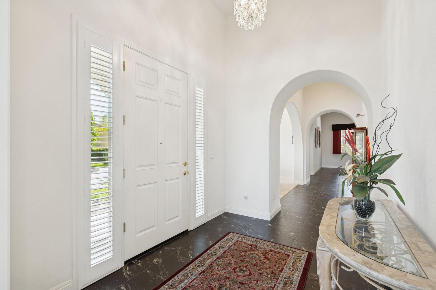 Detail Gallery Image 5 of 41 For 2832 Rockaway Ln, Sacramento,  CA 95835 - 2 Beds | 2 Baths