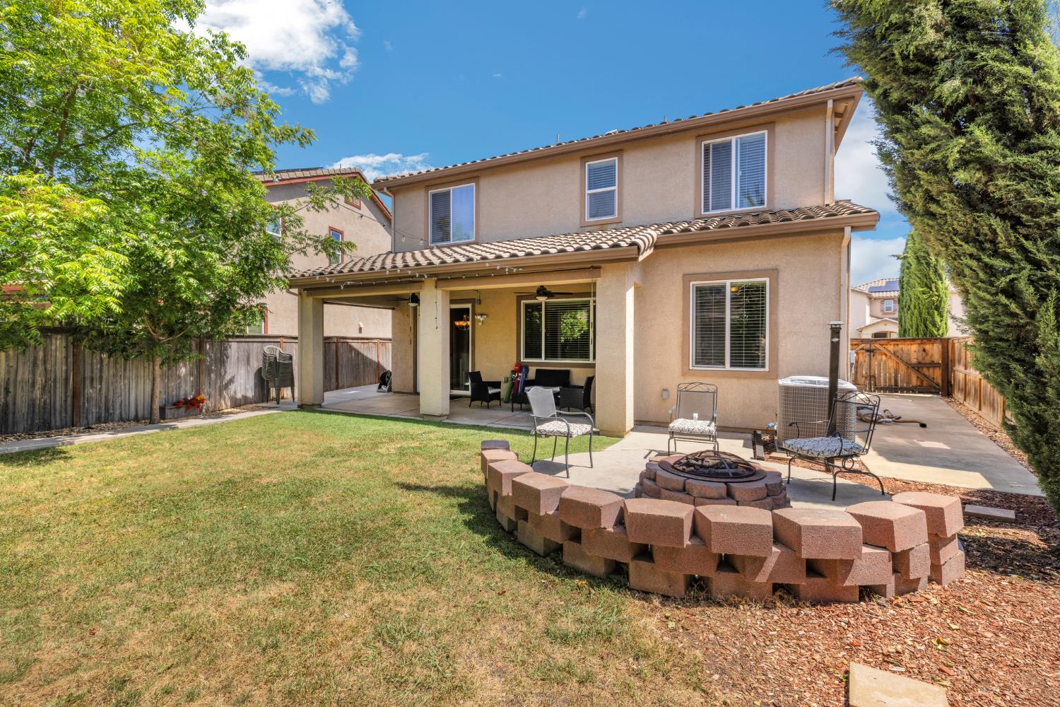 Detail Gallery Image 25 of 43 For 10424 Fossil Way, Elk Grove,  CA 95757 - 4 Beds | 3/1 Baths