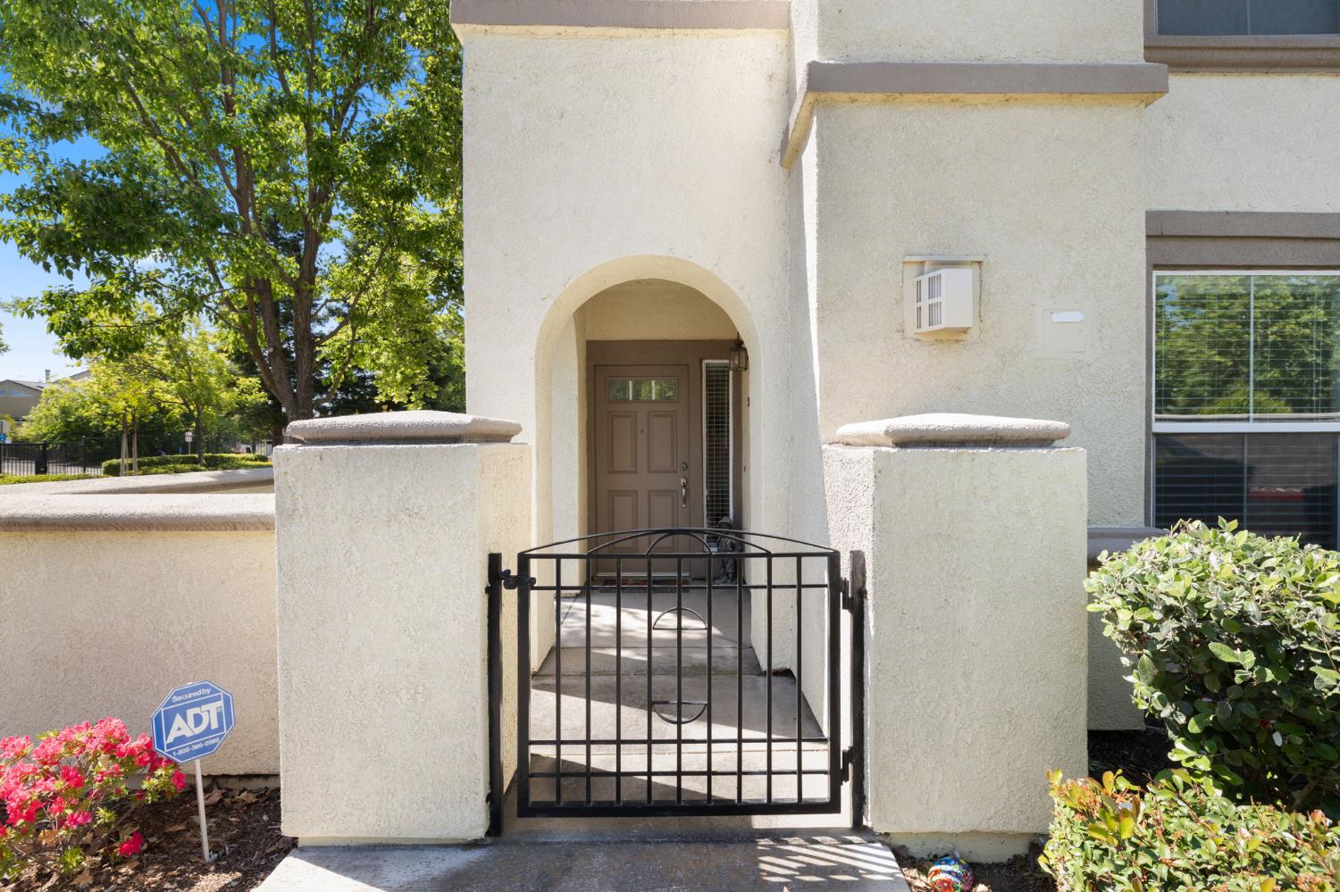 Photo #2: 225063475 Listing 