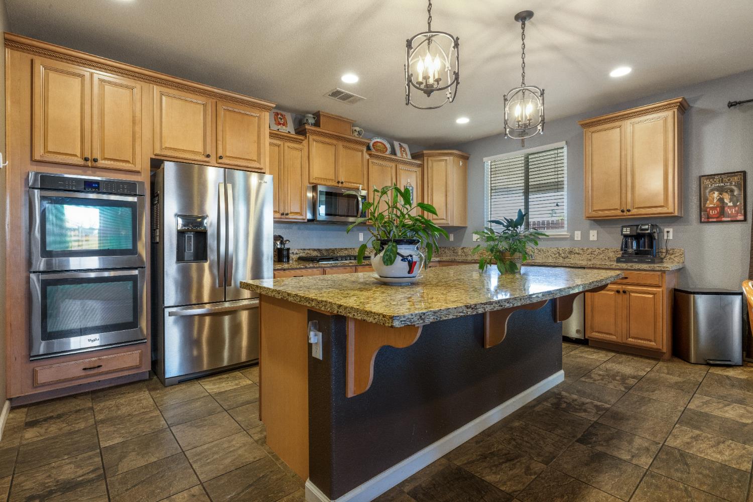 Detail Gallery Image 18 of 41 For 680 Sawtooth Ct, Manteca,  CA 95337 - 4 Beds | 3/1 Baths