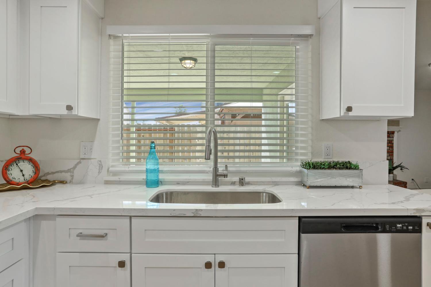 Detail Gallery Image 15 of 45 For 14616 Arapaho Way, Manteca,  CA 95336 - 3 Beds | 2 Baths