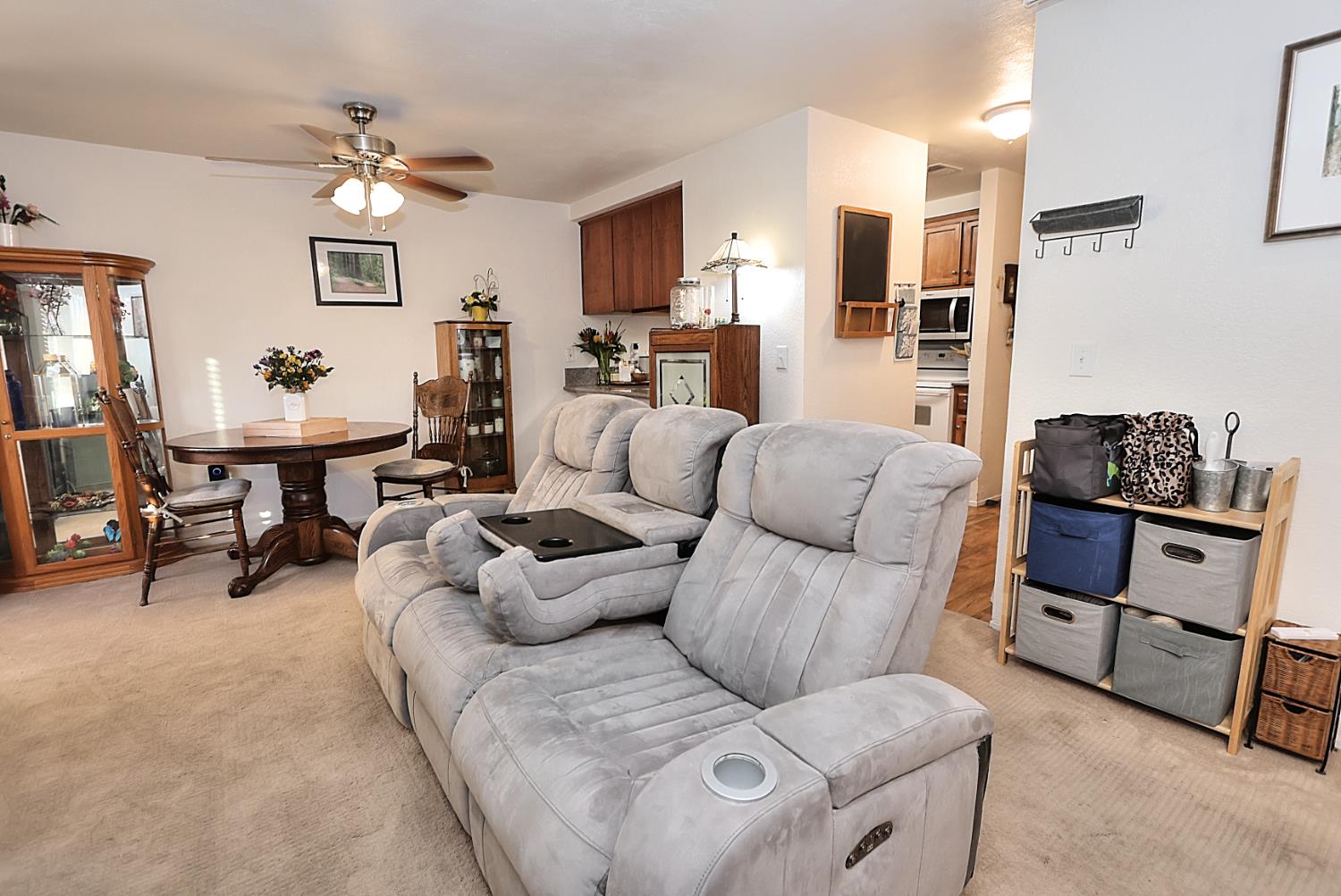 Detail Gallery Image 9 of 36 For 7437 Auburn Oaks Ct #E,  Citrus Heights,  CA 95621 - 2 Beds | 1 Baths