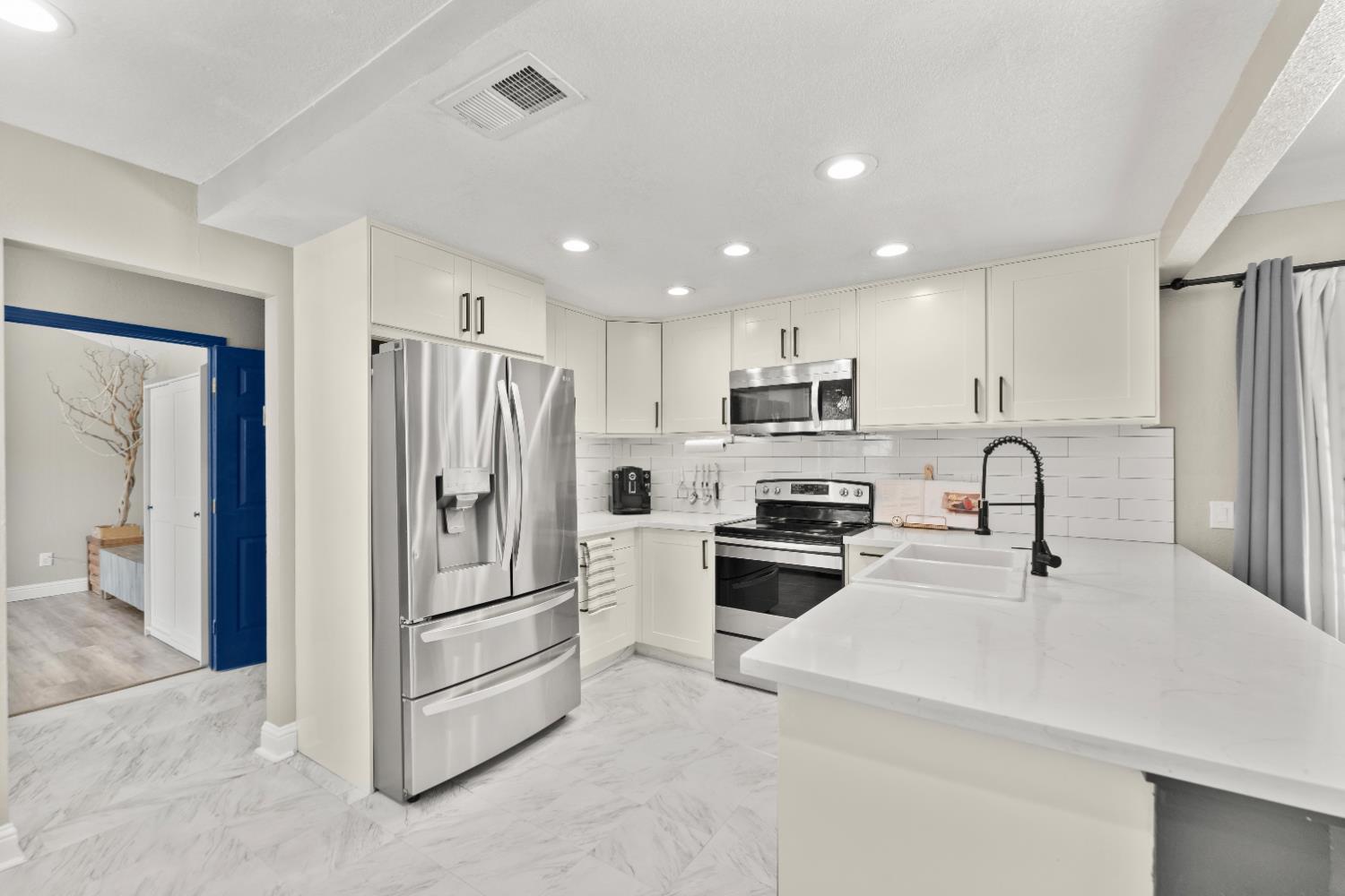Detail Gallery Image 49 of 66 For 2915 Baronet Way, Sacramento,  CA 95833 - 4 Beds | 2 Baths