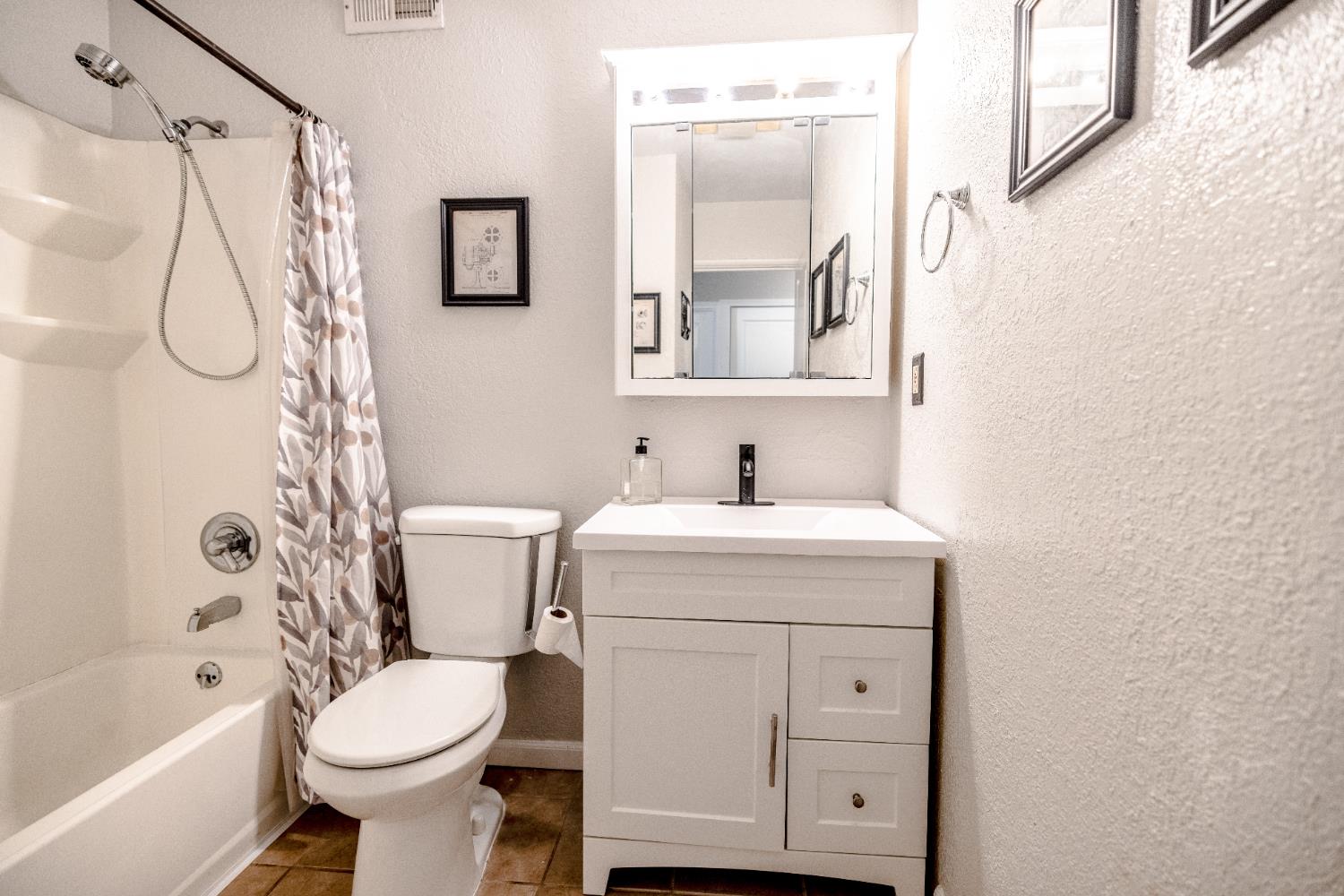 Detail Gallery Image 29 of 64 For 10468 Neiretto Ct, Rancho Cordova,  CA 95670 - 3 Beds | 2 Baths