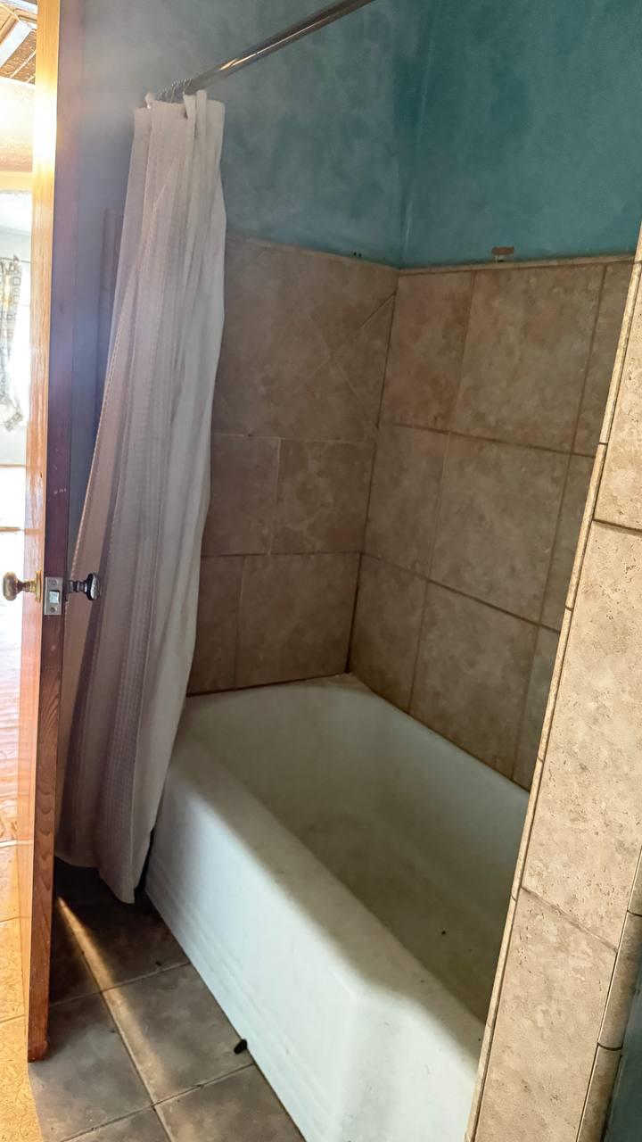 Detail Gallery Image 12 of 20 For 2452 S Holloway Ave, Fresno,  CA 93725 - 3 Beds | 1 Baths