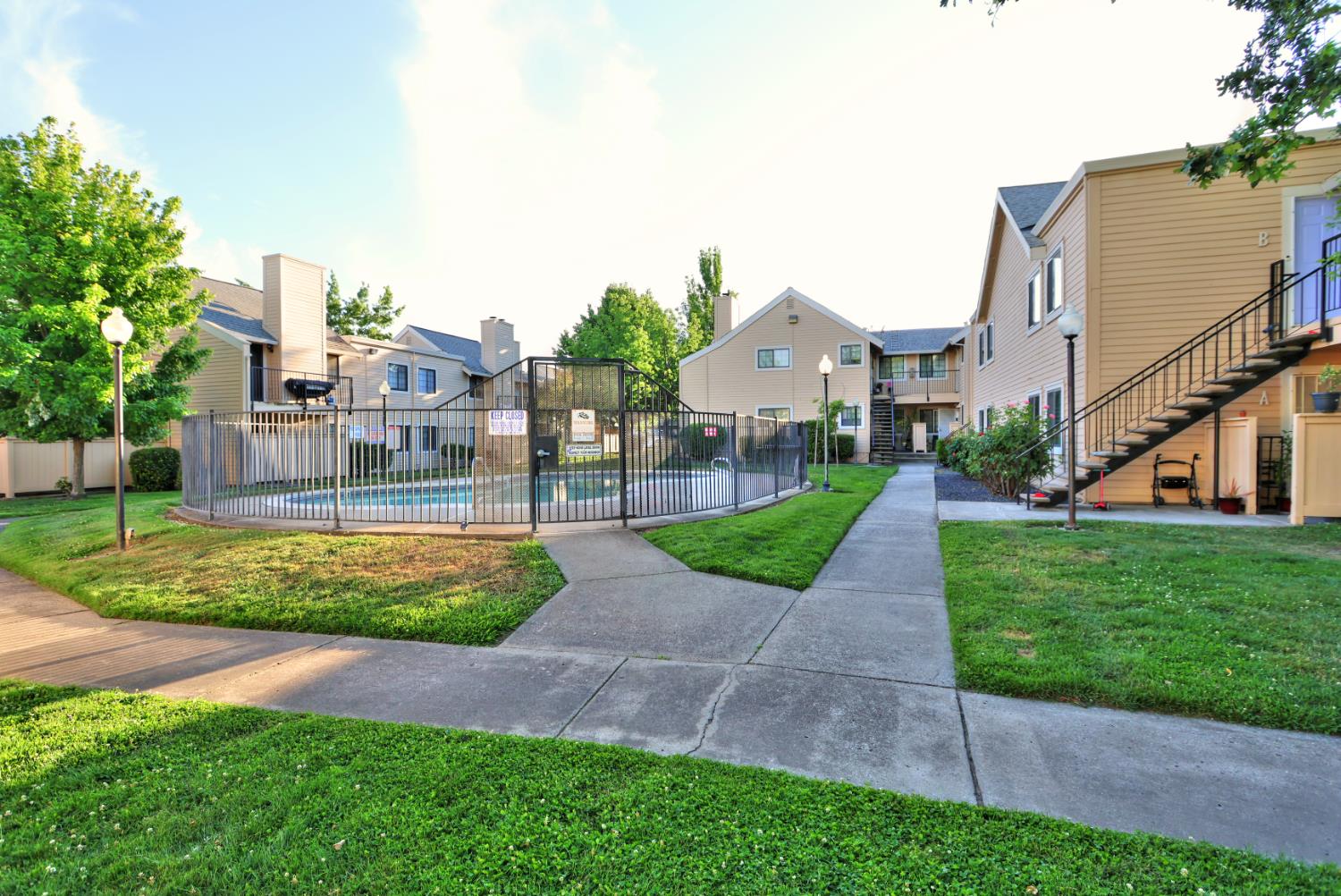 Detail Gallery Image 33 of 36 For 7437 Auburn Oaks Ct #E,  Citrus Heights,  CA 95621 - 2 Beds | 1 Baths
