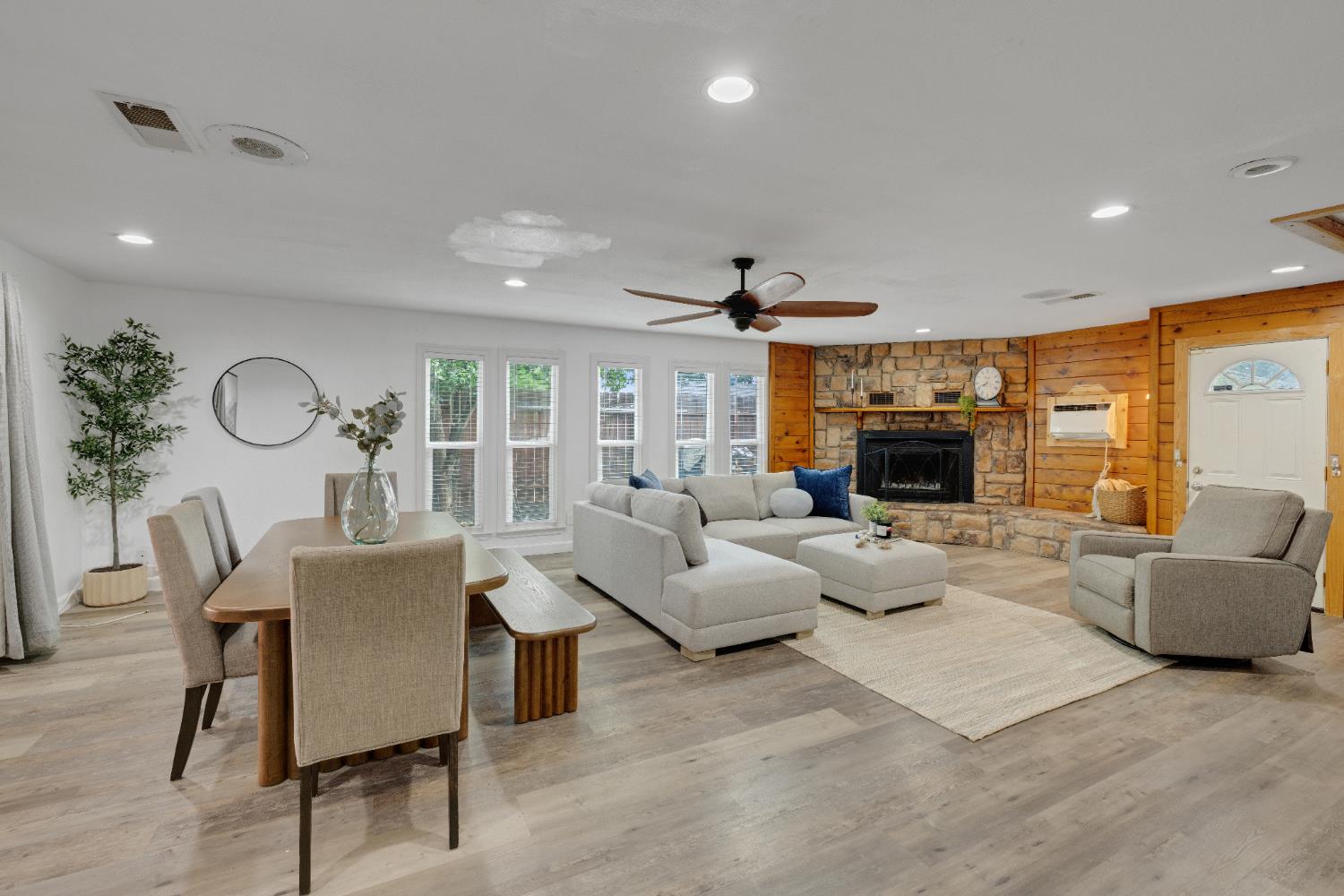 Detail Gallery Image 1 of 33 For 6140 Rumford Ave, Citrus Heights,  CA 95621 - 3 Beds | 2 Baths
