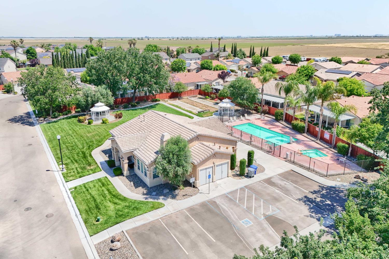 Detail Gallery Image 83 of 98 For 2994 La Vina Cir, Los Banos,  CA 93635 - 3 Beds | 2 Baths
