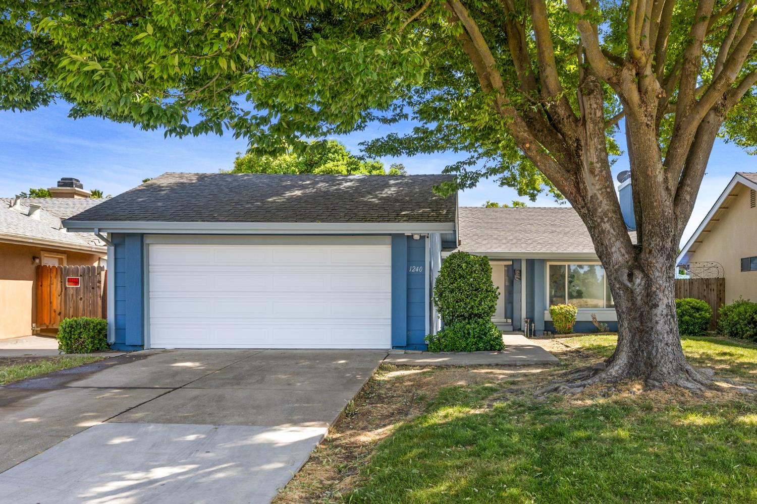 Detail Gallery Image 2 of 43 For 1240 Chuckwagon Dr, Sacramento,  CA 95834 - 3 Beds | 2 Baths