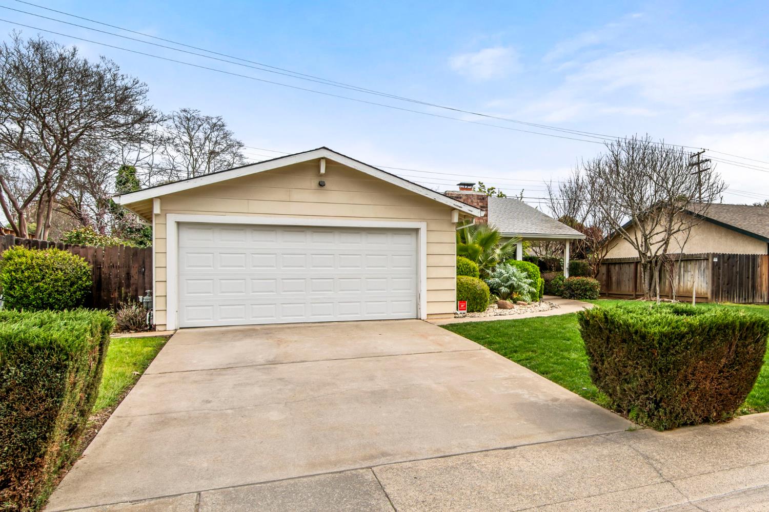 Detail Gallery Image 2 of 35 For 7044 Westchester Way, Citrus Heights,  CA 95621 - 4 Beds | 2 Baths