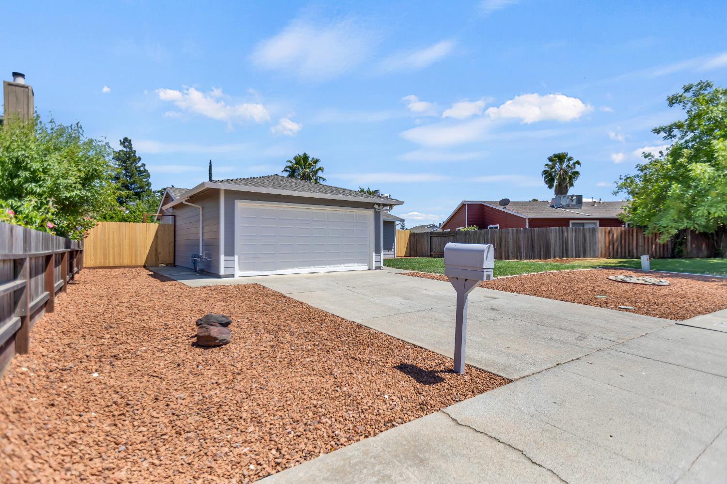 Detail Gallery Image 3 of 35 For 63 Milpitas Cir, Sacramento,  CA 95823 - 3 Beds | 1 Baths