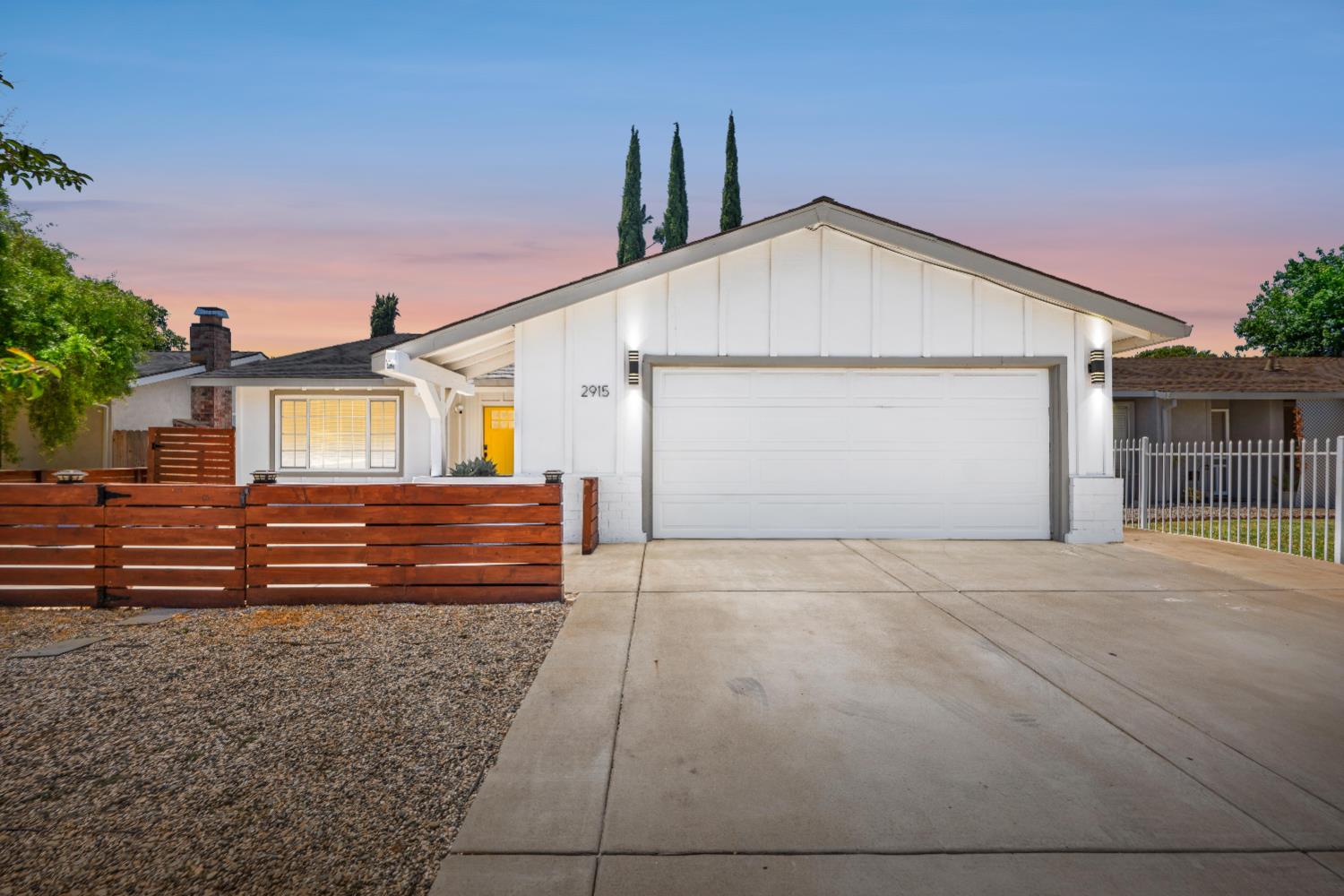 Detail Gallery Image 1 of 66 For 2915 Baronet Way, Sacramento,  CA 95833 - 4 Beds | 2 Baths