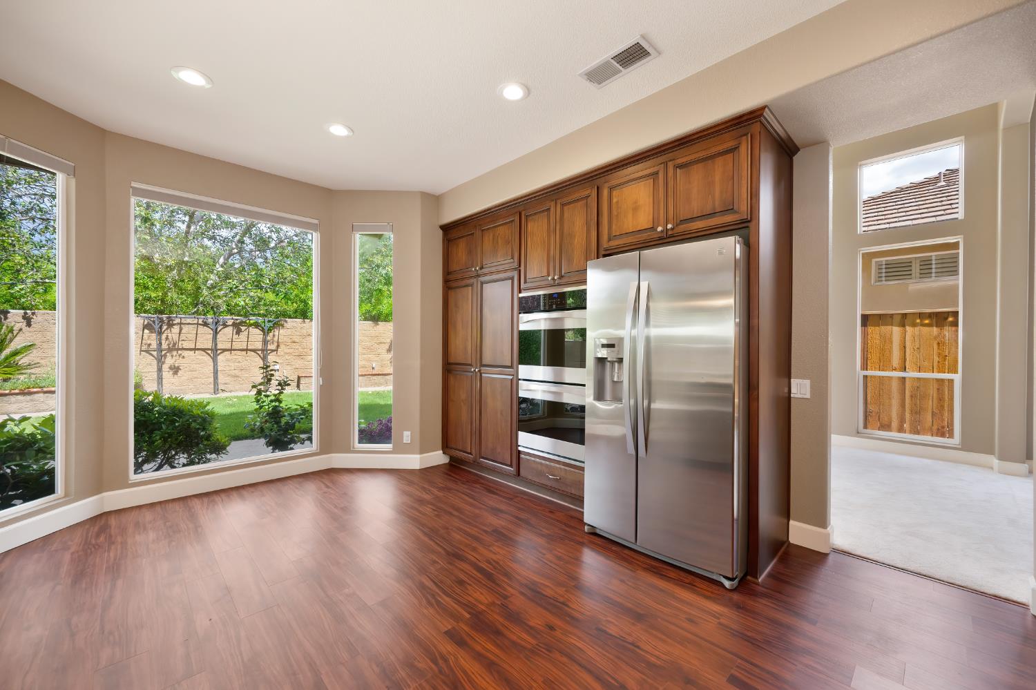 Detail Gallery Image 13 of 52 For 4001 Ironwood Dr, El Dorado Hills,  CA 95762 - 5 Beds | 3 Baths