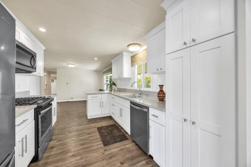 Detail Gallery Image 10 of 75 For 269 Leafwood Way, Folsom,  CA 95630 - 2 Beds | 2 Baths