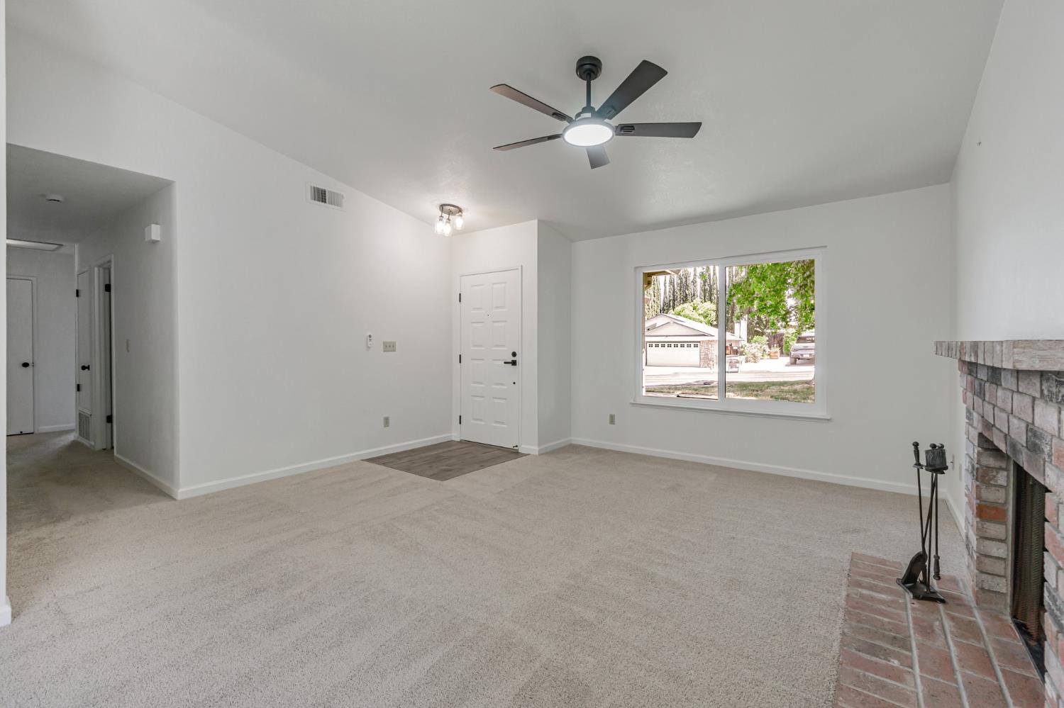 Detail Gallery Image 11 of 52 For 4046 S Royal Links Cir, Antioch,  CA 94509 - 4 Beds | 2 Baths