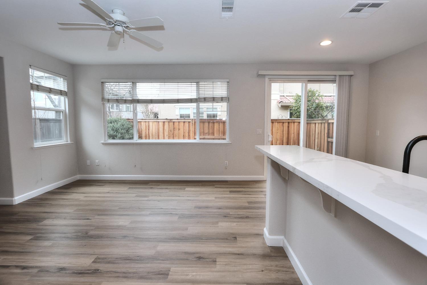 Photo #28: 225063611 Listing: Photo #28