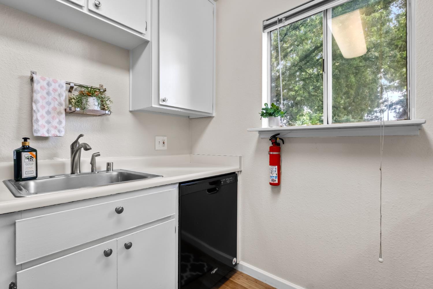 Detail Gallery Image 7 of 36 For 9145 Newhall Dr #57,  Sacramento,  CA 95826 - 2 Beds | 1/1 Baths