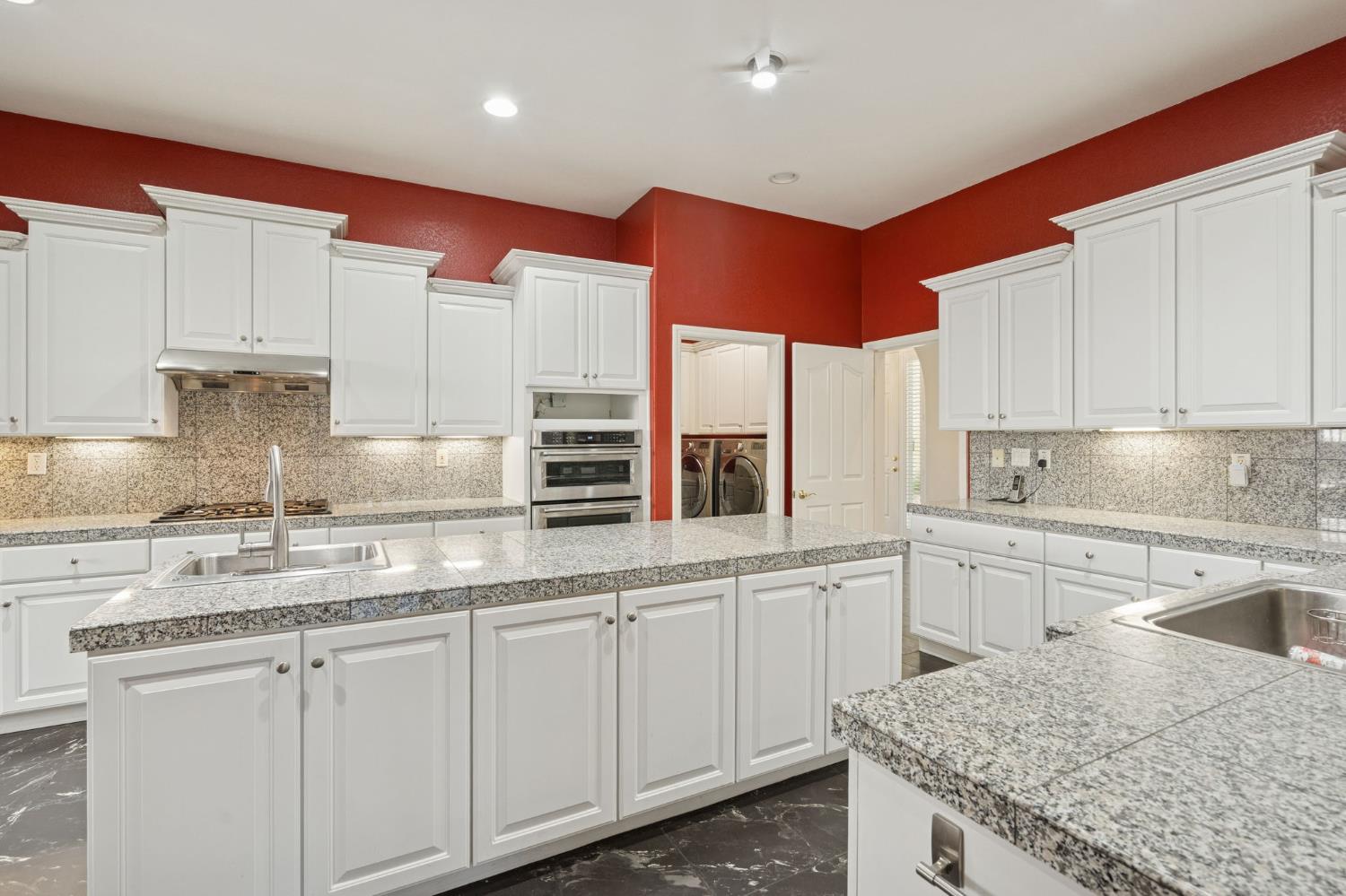 Detail Gallery Image 11 of 41 For 2832 Rockaway Ln, Sacramento,  CA 95835 - 2 Beds | 2 Baths