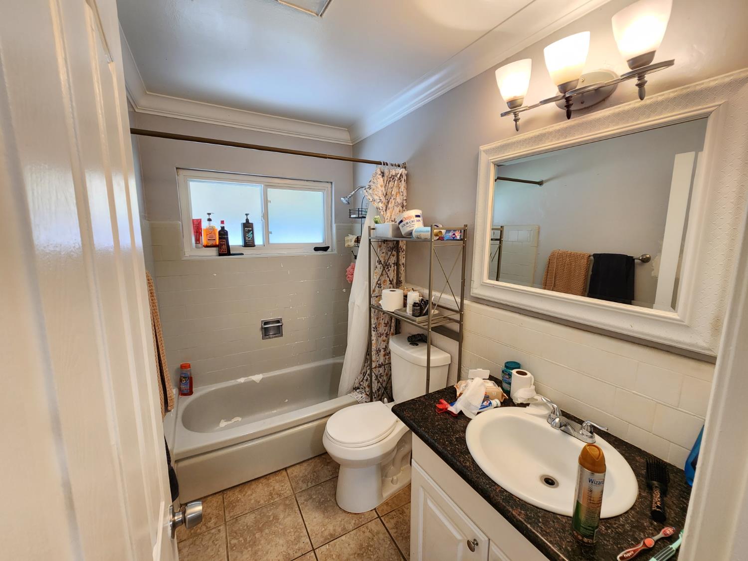 Detail Gallery Image 8 of 19 For 331 Eleanor Ave, Sacramento,  CA 95815 - 2 Beds | 1 Baths