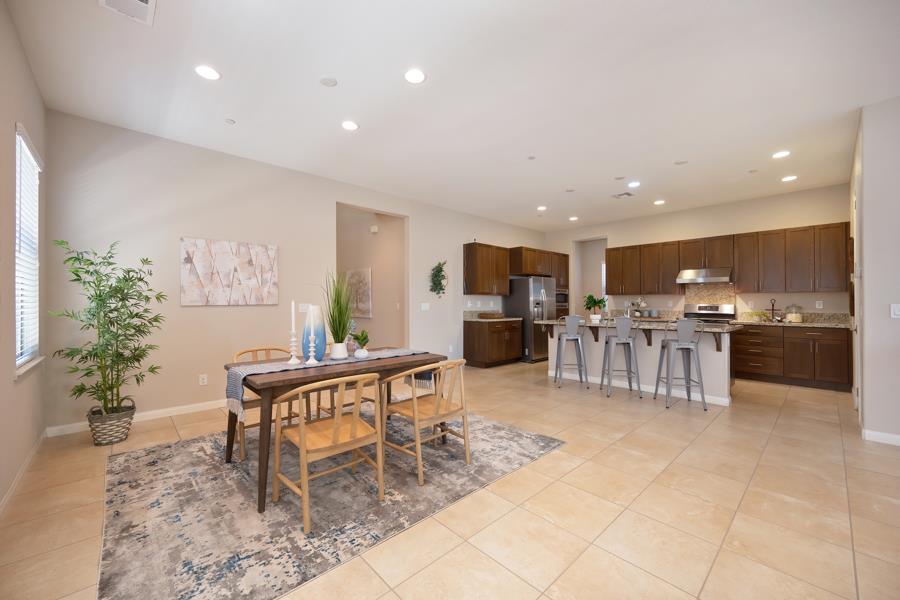 Detail Gallery Image 6 of 53 For 5416 Cannes Ct, Fair Oaks,  CA 95628 - 3 Beds | 2/1 Baths