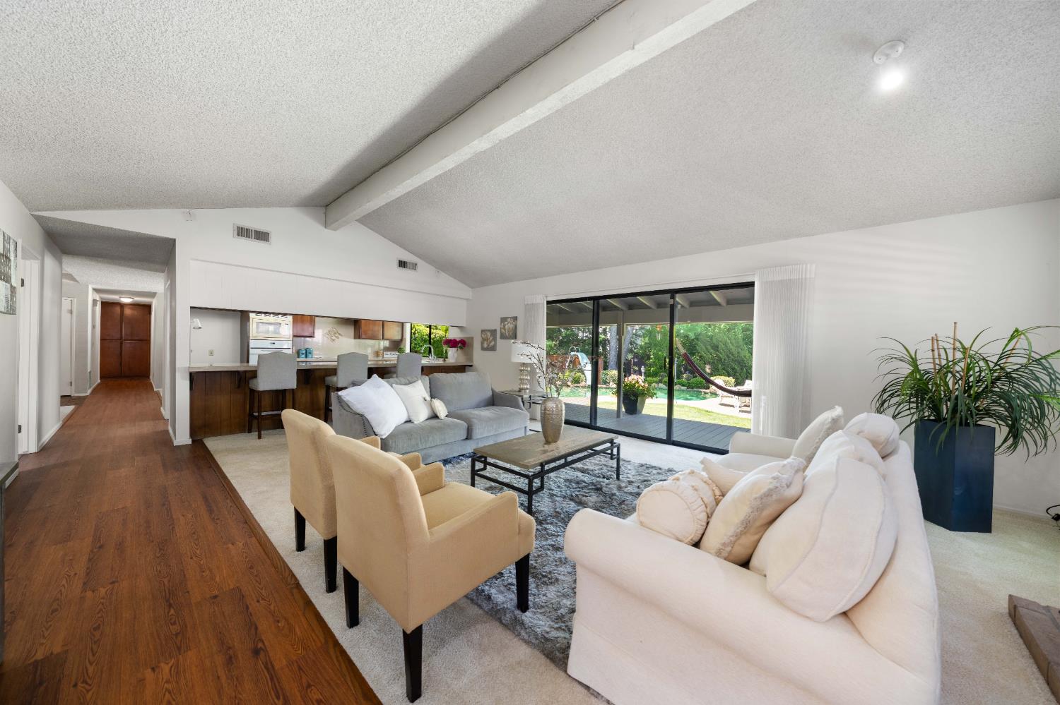Detail Gallery Image 12 of 52 For 7831 Juarez Way, Fair Oaks,  CA 95628 - 3 Beds | 2/1 Baths