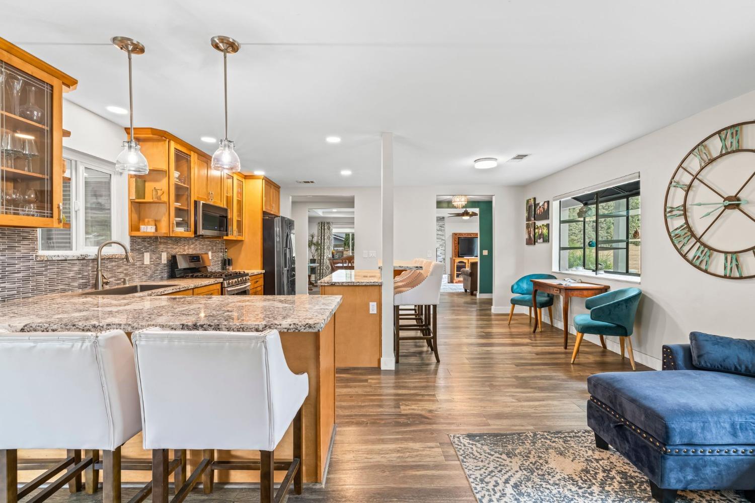 Detail Gallery Image 8 of 45 For 6516 Main Ave, Orangevale,  CA 95662 - 4 Beds | 2 Baths