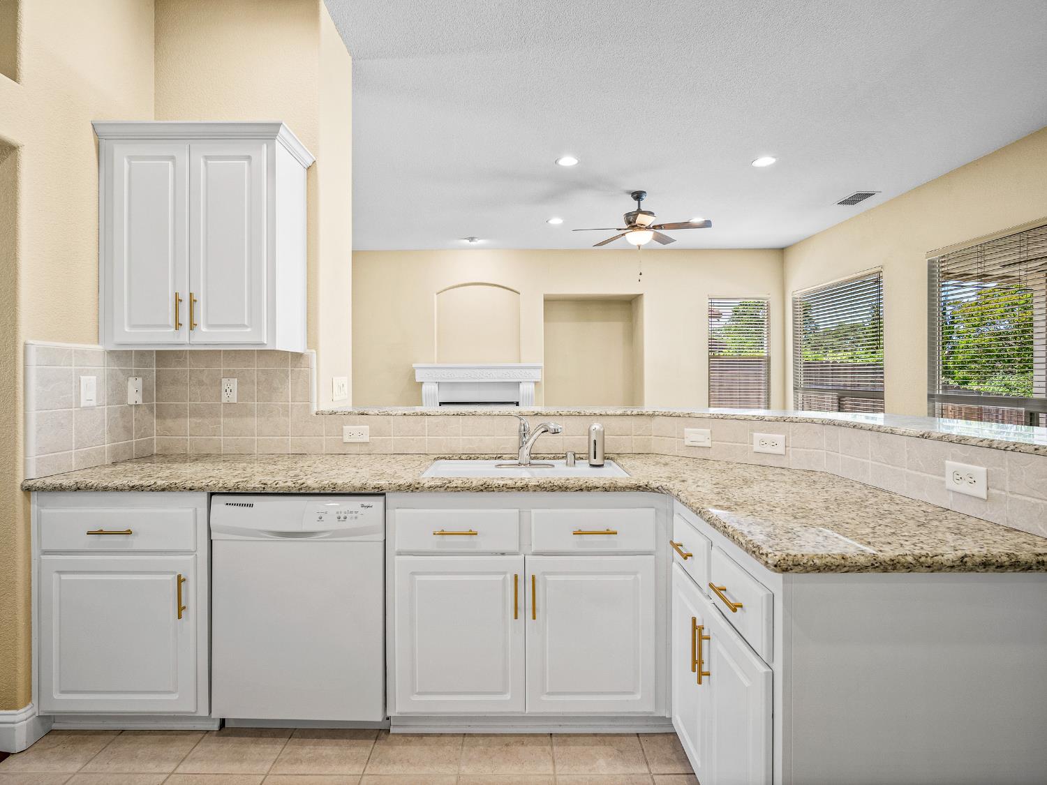 Detail Gallery Image 13 of 61 For 15325 Murieta South Pkwy, Rancho Murieta,  CA 95683 - 3 Beds | 2 Baths