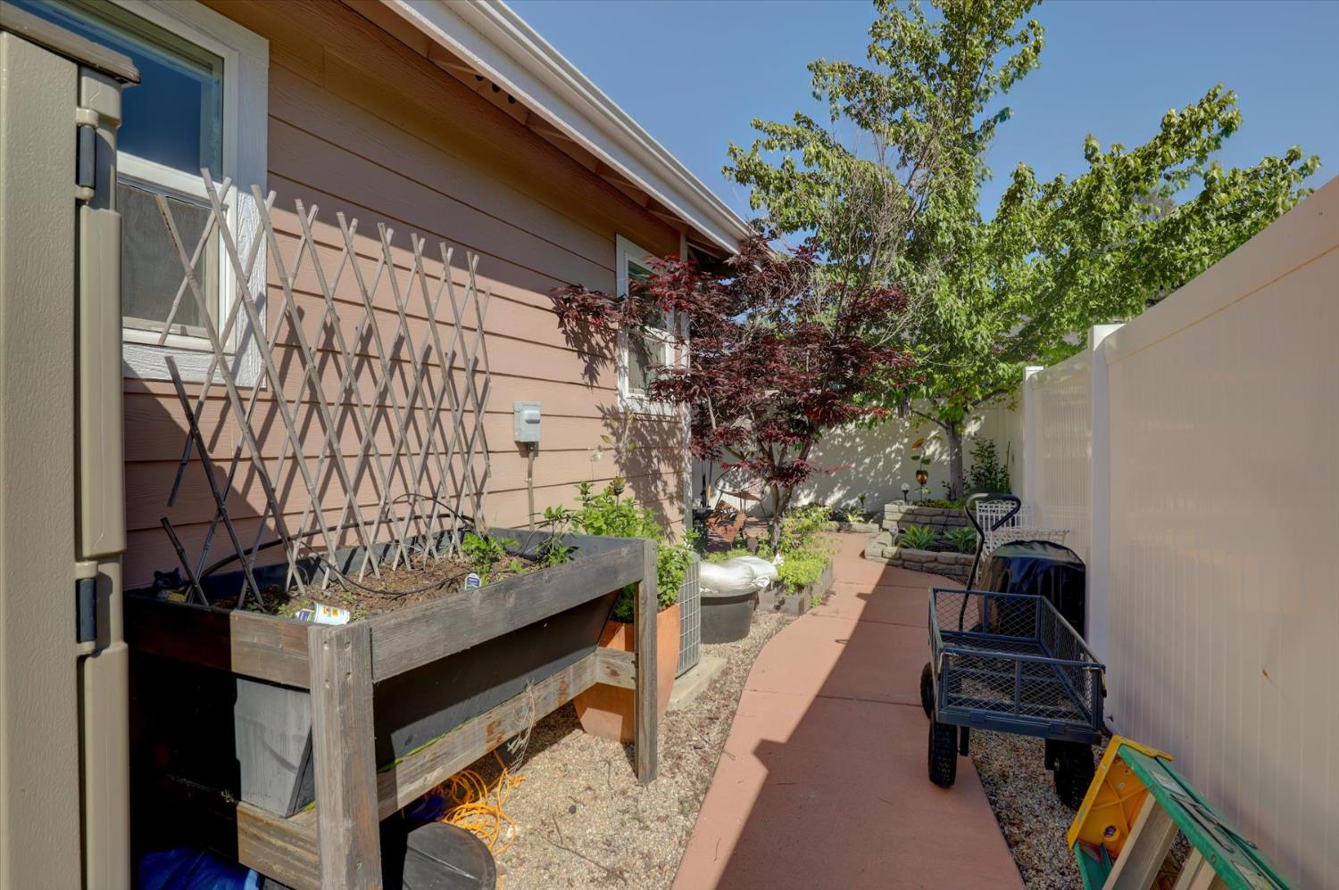Detail Gallery Image 80 of 95 For 127 Highlands Ct, Grass Valley,  CA 95945 - 2 Beds | 2 Baths