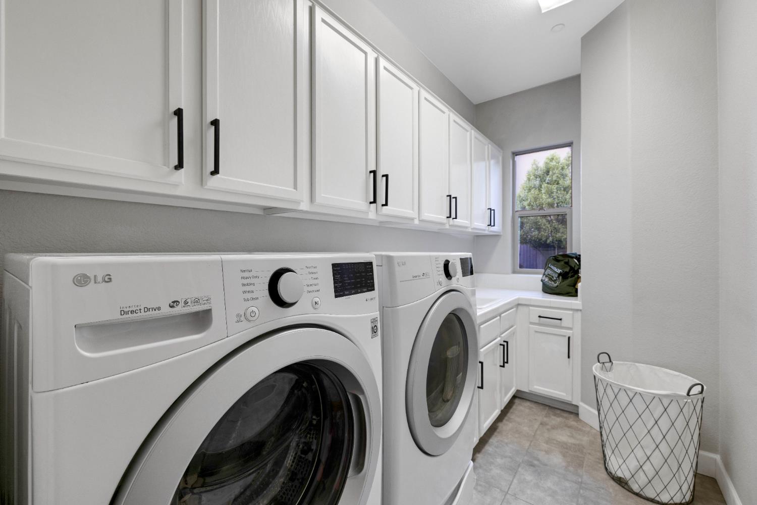 Detail Gallery Image 14 of 62 For 3981 Monteverde Dr, Lincoln,  CA 95648 - 4 Beds | 2/2 Baths