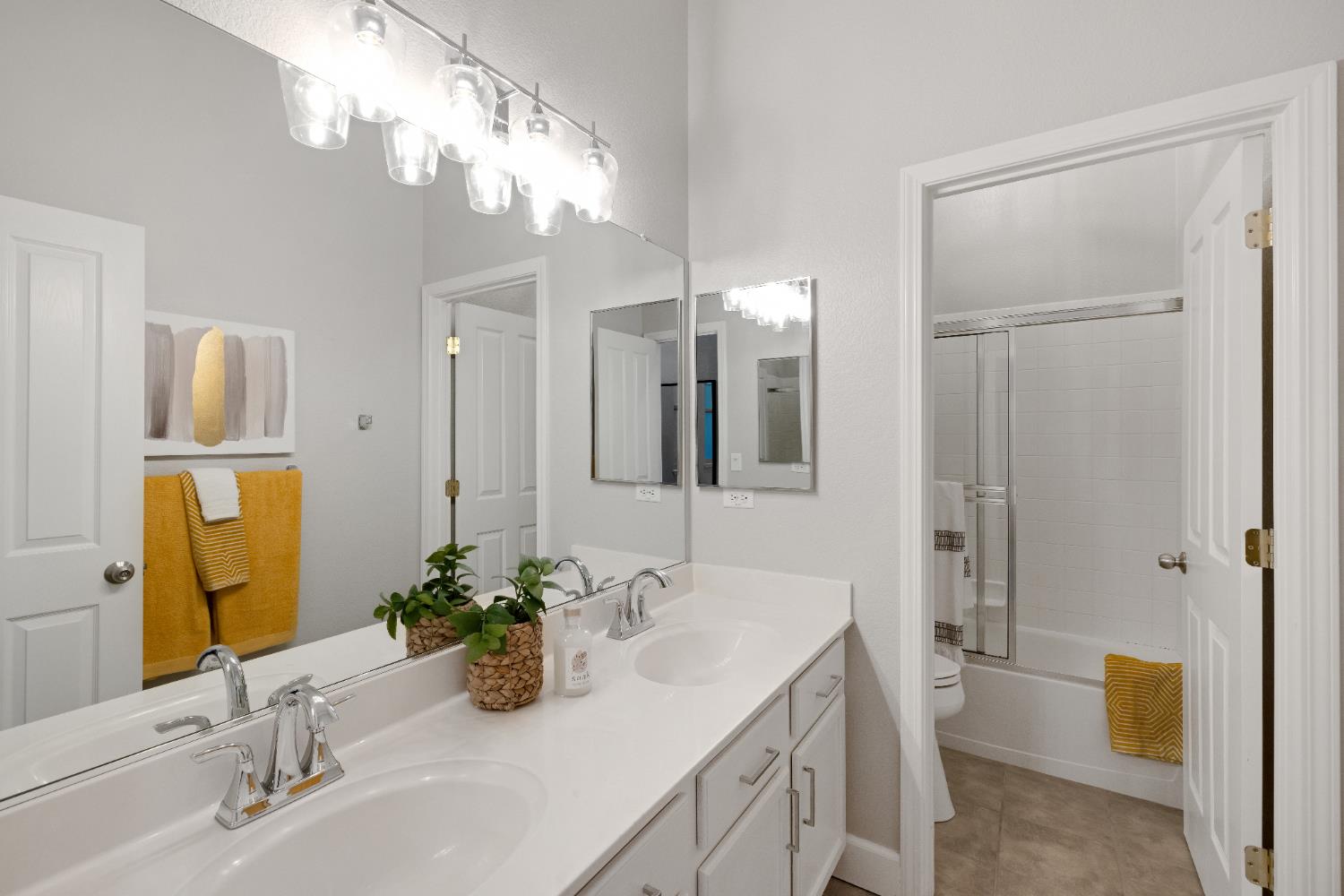 Detail Gallery Image 38 of 62 For 3981 Monteverde Dr, Lincoln,  CA 95648 - 4 Beds | 2/2 Baths