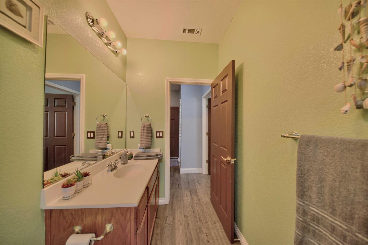 Detail Gallery Image 17 of 98 For 2994 La Vina Cir, Los Banos,  CA 93635 - 3 Beds | 2 Baths