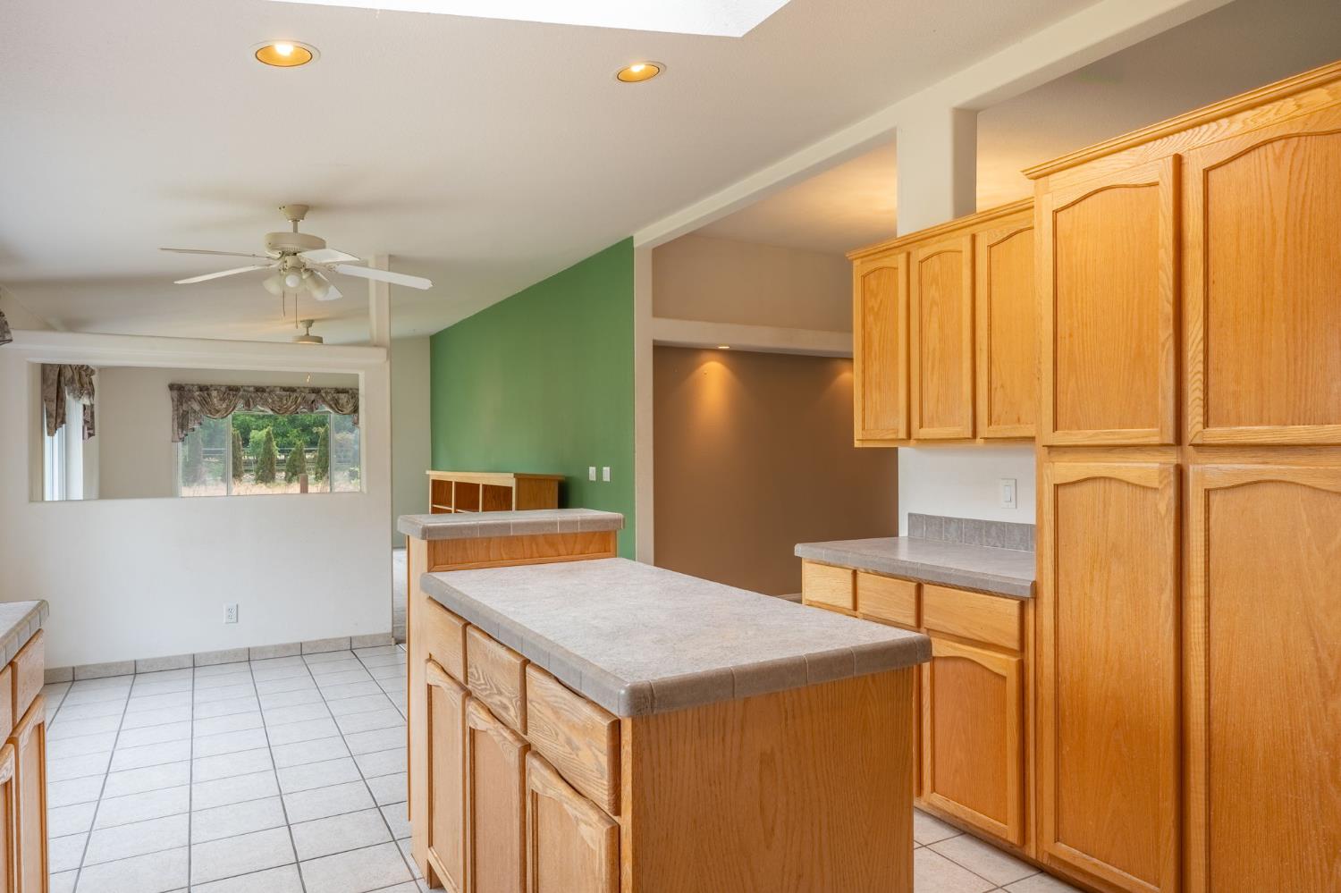 Detail Gallery Image 19 of 52 For 16525 Morrison Road, Oakdale,  CA 95361 - 4 Beds | 3 Baths