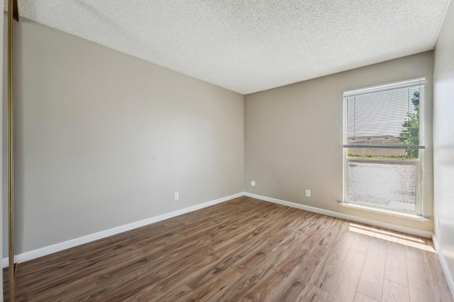 Photo #11: 225060723 Listing: Photo #11