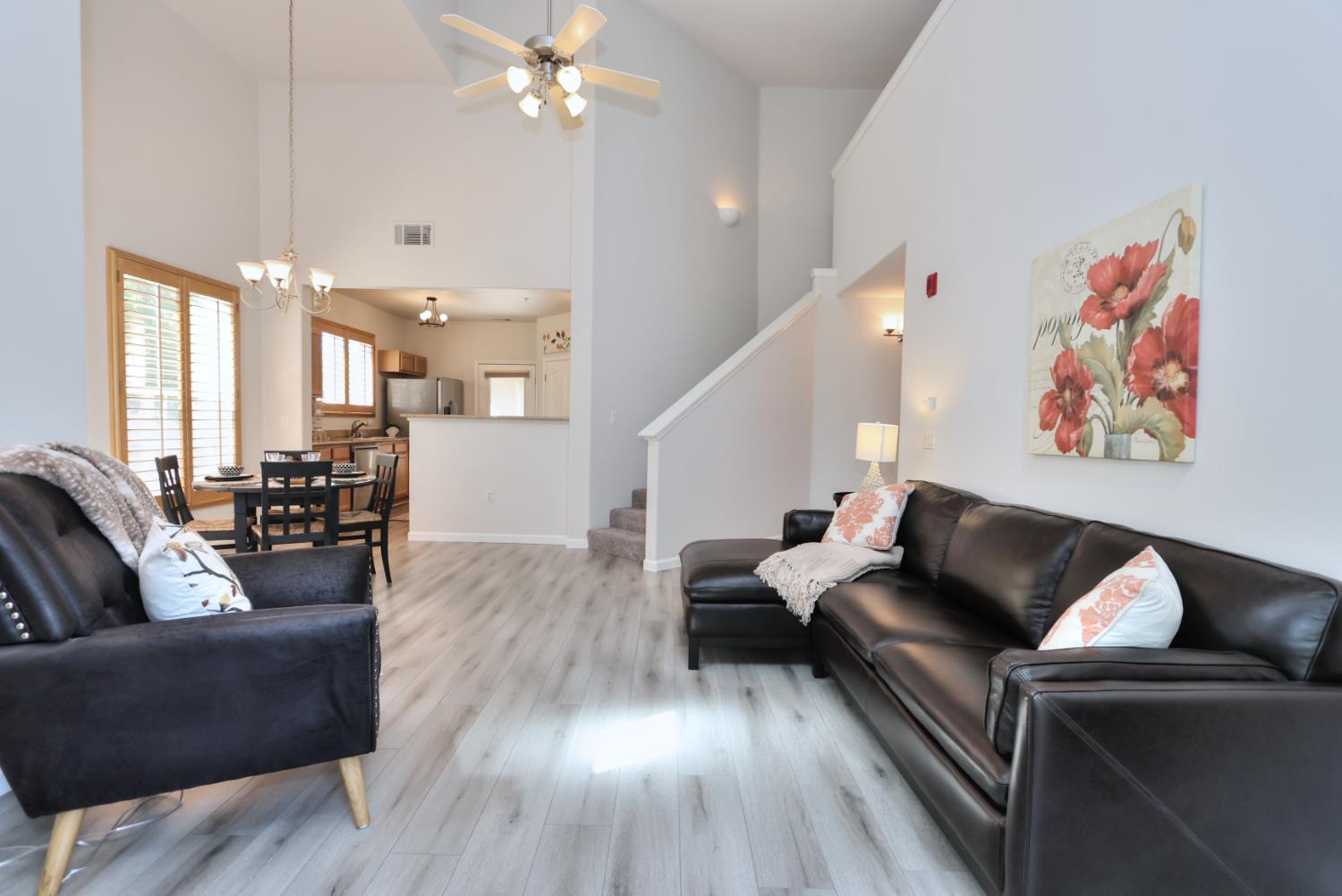 Photo #4: 225039412 Listing: Photo #4
