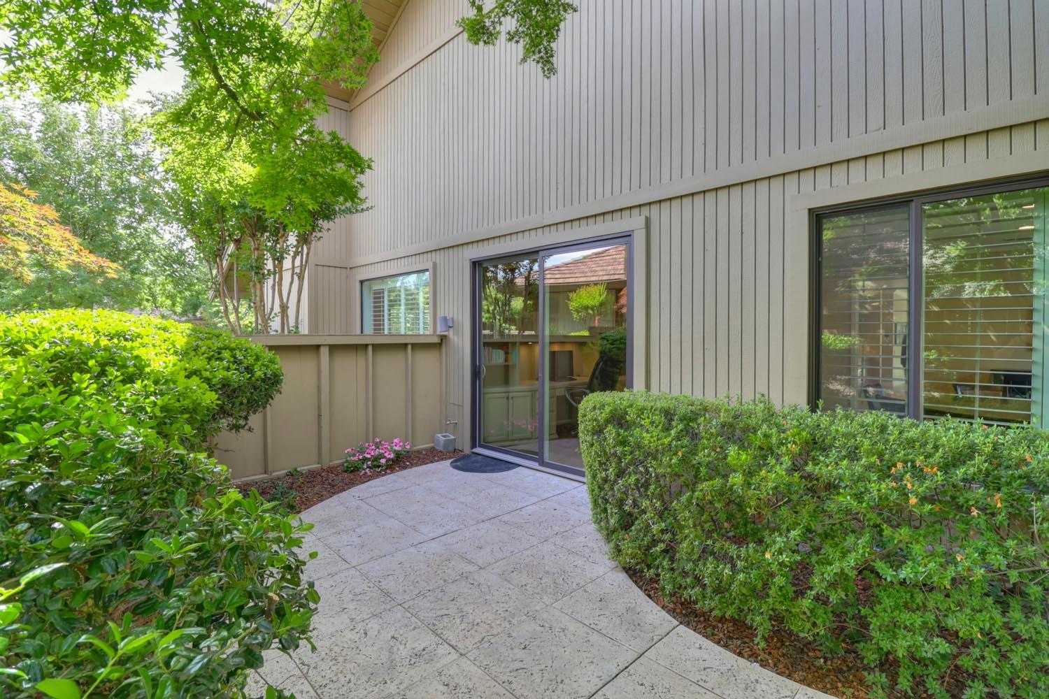 Detail Gallery Image 56 of 62 For 11464 Huntington Village Ln, Gold River,  CA 95670 - 4 Beds | 4/2 Baths