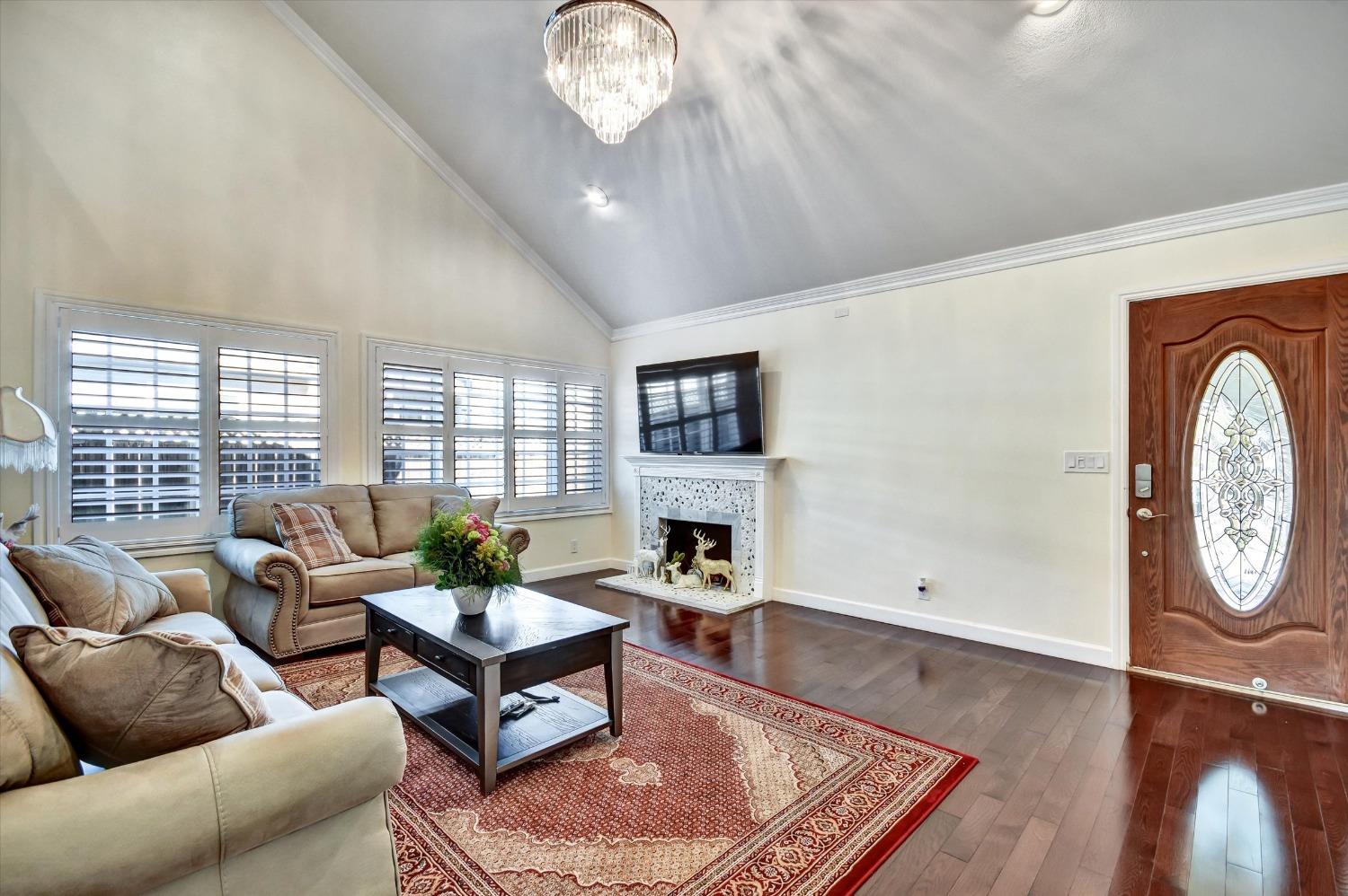 Detail Gallery Image 8 of 27 For 4237 Kingspark Dr, San Jose,  CA 95136 - 5 Beds | 3 Baths