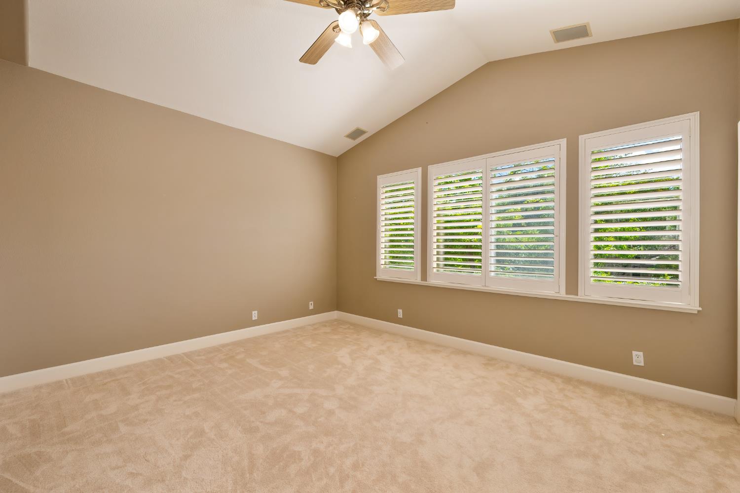 Detail Gallery Image 45 of 52 For 4001 Ironwood Dr, El Dorado Hills,  CA 95762 - 5 Beds | 3 Baths