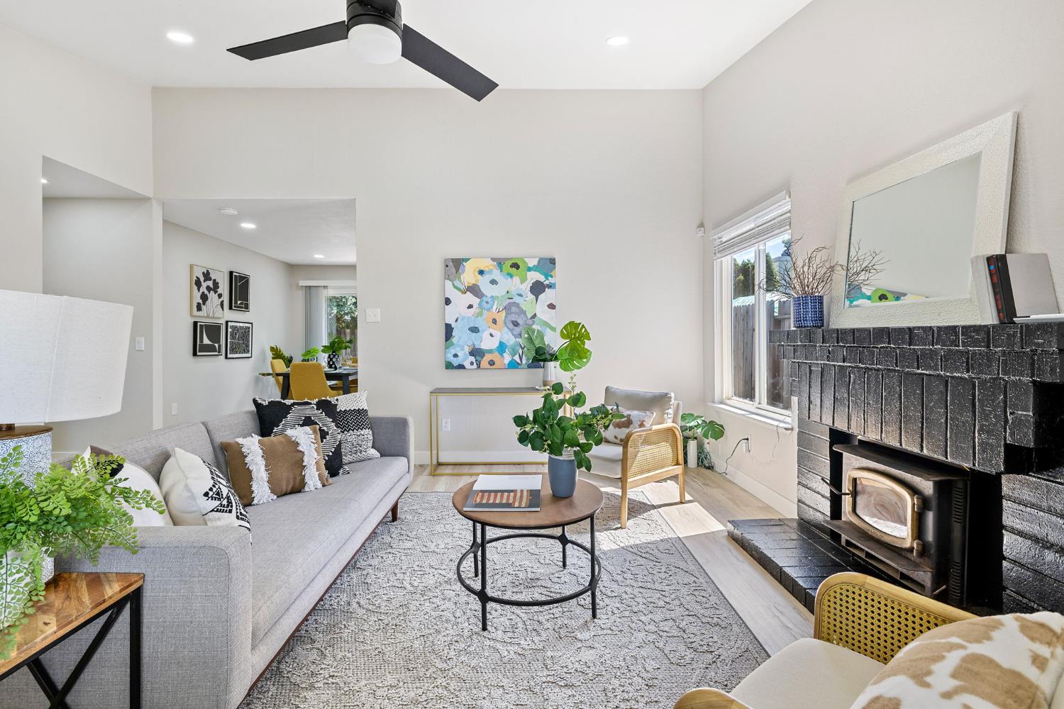 Detail Gallery Image 11 of 43 For 1240 Chuckwagon Dr, Sacramento,  CA 95834 - 3 Beds | 2 Baths