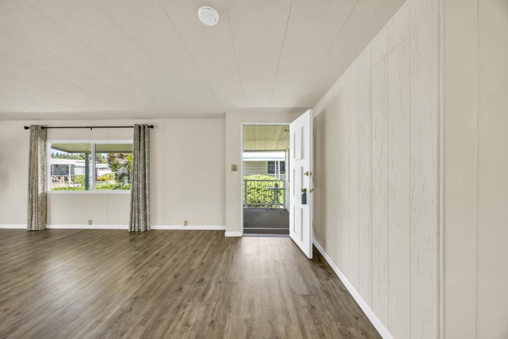 Detail Gallery Image 4 of 75 For 269 Leafwood Way, Folsom,  CA 95630 - 2 Beds | 2 Baths