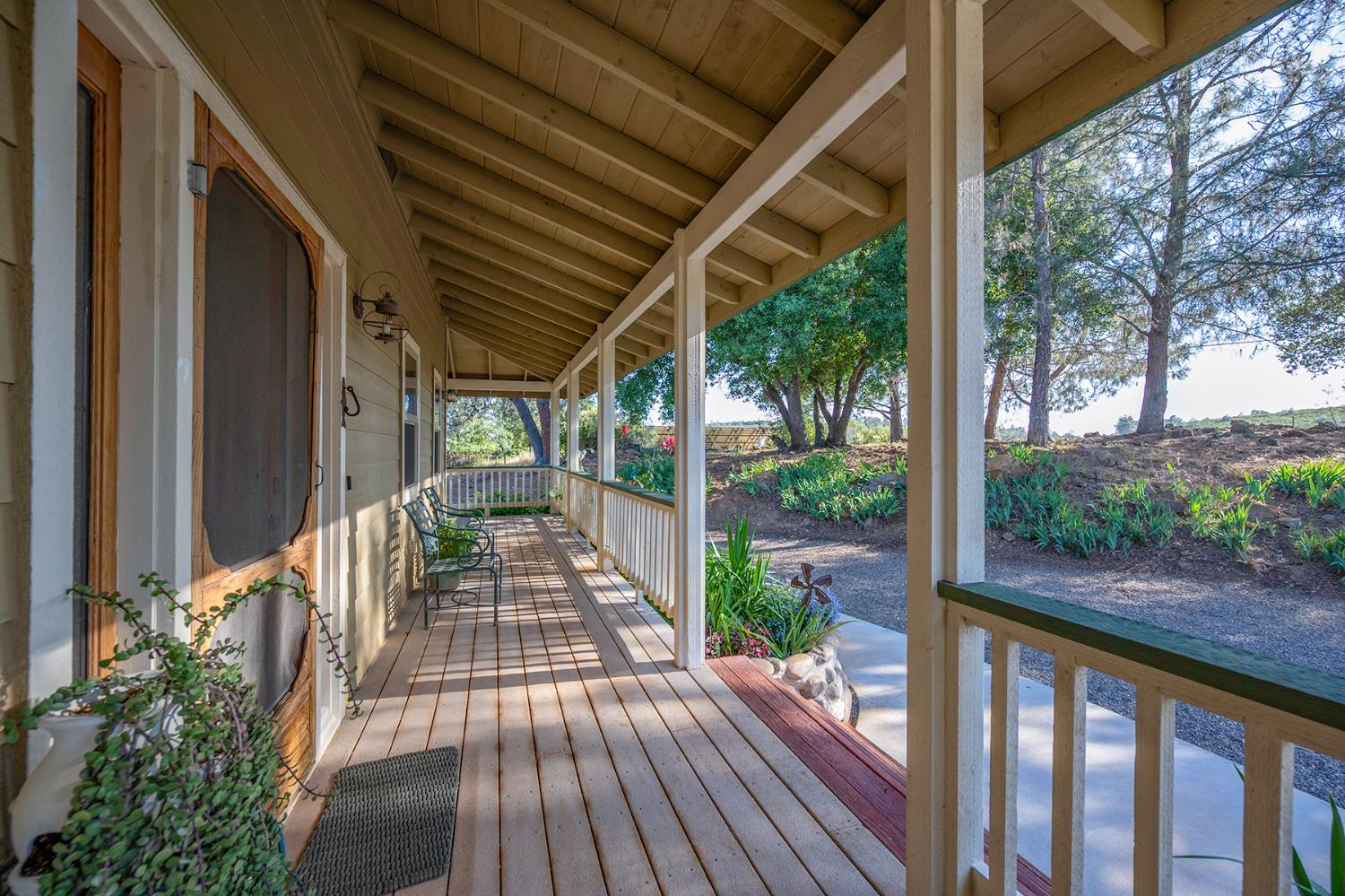 Detail Gallery Image 12 of 79 For 6060 Stony Creek Rd, Jackson,  CA 95642 - 3 Beds | 2/1 Baths