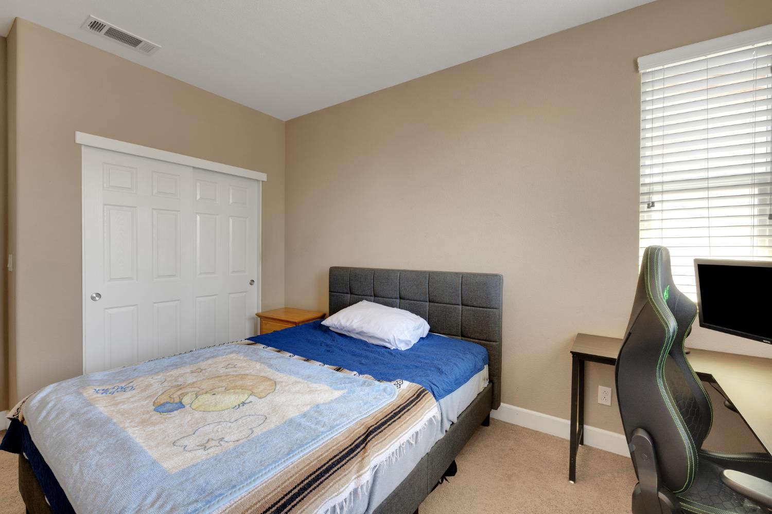 Detail Gallery Image 40 of 43 For 10424 Fossil Way, Elk Grove,  CA 95757 - 4 Beds | 3/1 Baths