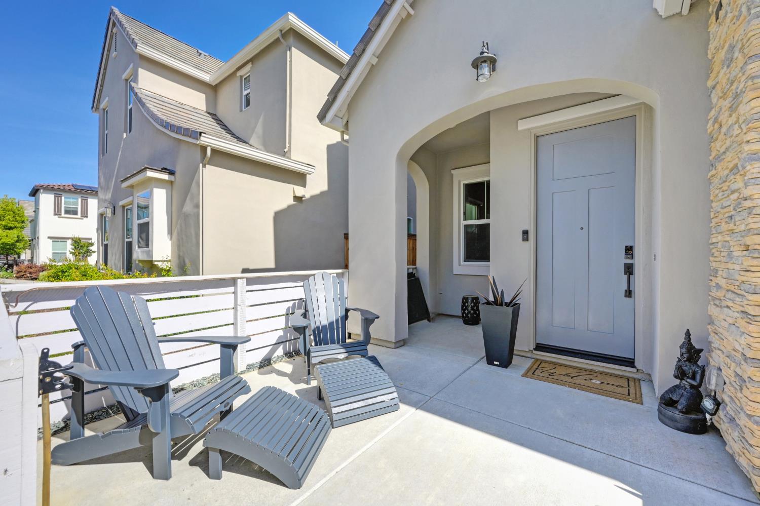 Detail Gallery Image 3 of 53 For 2372 Bastogne, Sacramento,  CA 95818 - 3 Beds | 2/1 Baths