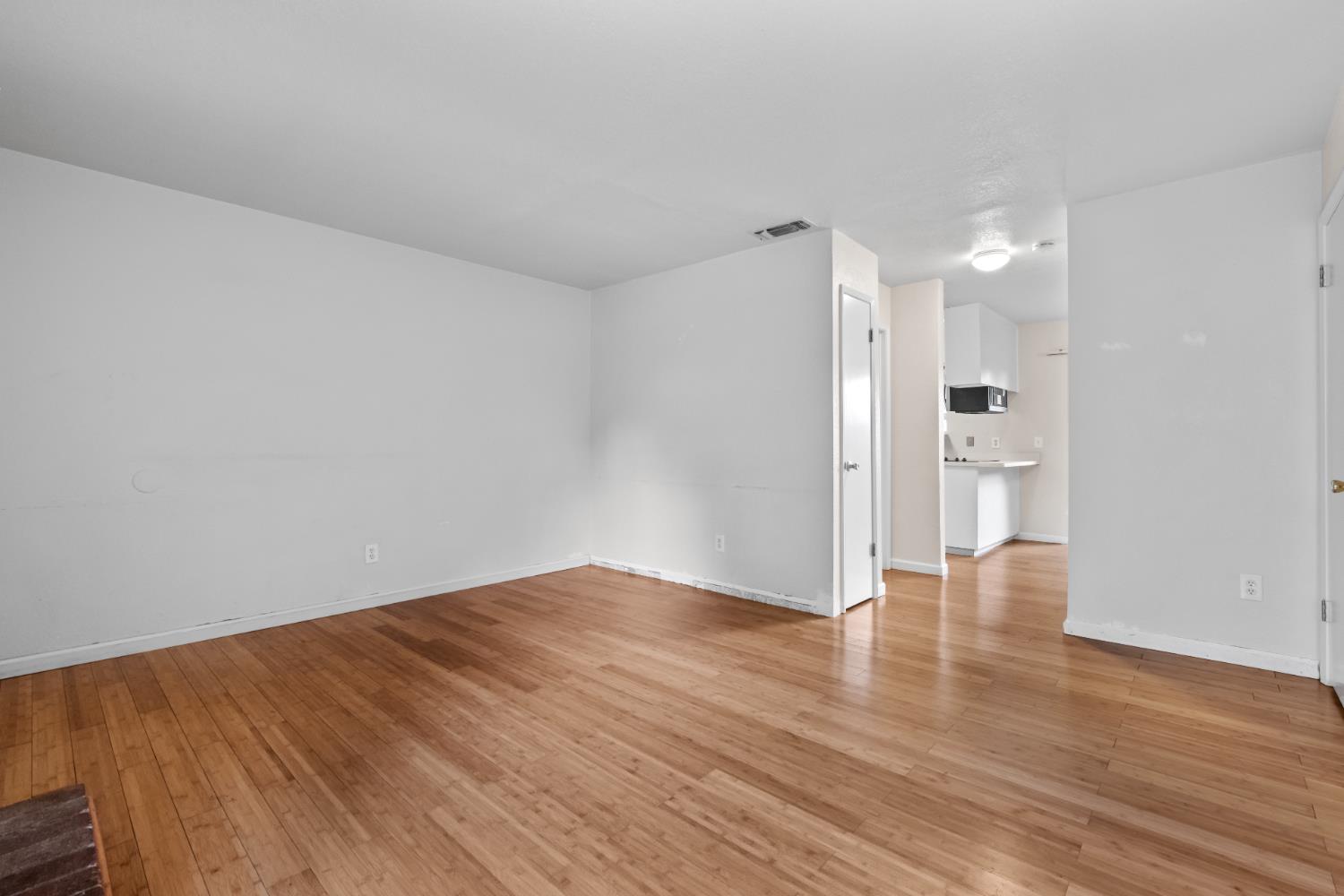 Detail Gallery Image 3 of 36 For 9145 Newhall Dr #57,  Sacramento,  CA 95826 - 2 Beds | 1/1 Baths