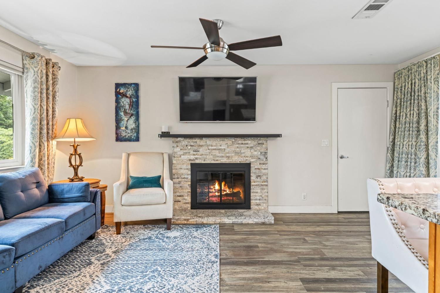 Detail Gallery Image 5 of 45 For 6516 Main Ave, Orangevale,  CA 95662 - 4 Beds | 2 Baths