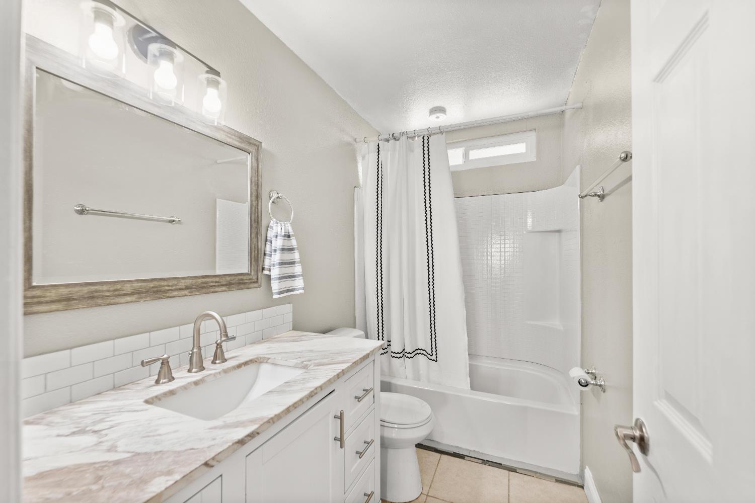 Detail Gallery Image 18 of 66 For 2915 Baronet Way, Sacramento,  CA 95833 - 4 Beds | 2 Baths