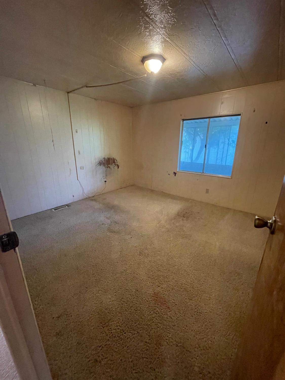 Detail Gallery Image 8 of 10 For 141 N Dory Ln, Modesto,  CA 95356 - 2 Beds | 2 Baths