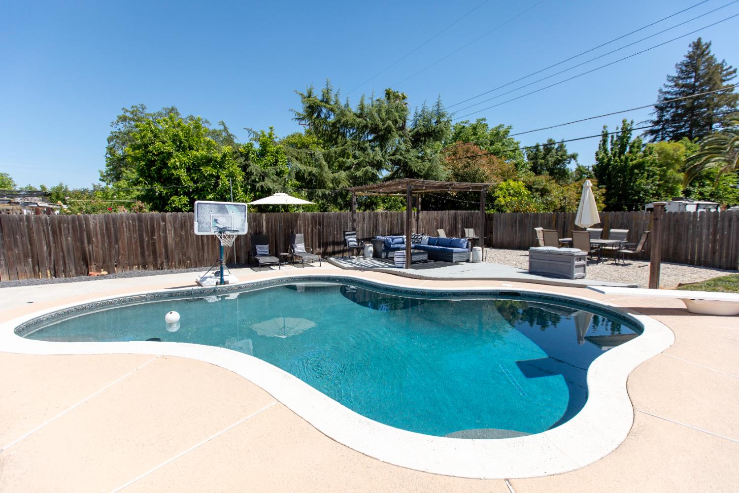 Detail Gallery Image 37 of 44 For 8940 Leatham Ave, Fair Oaks,  CA 95628 - 4 Beds | 2 Baths
